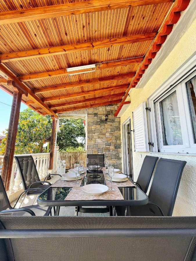 Casa Lia-Beach Front Villa Nea Kallikrateia Dış mekan fotoğraf