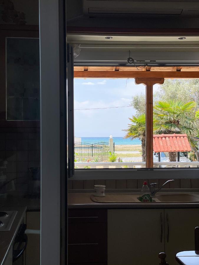 Casa Lia-Beach Front Villa Nea Kallikrateia Dış mekan fotoğraf