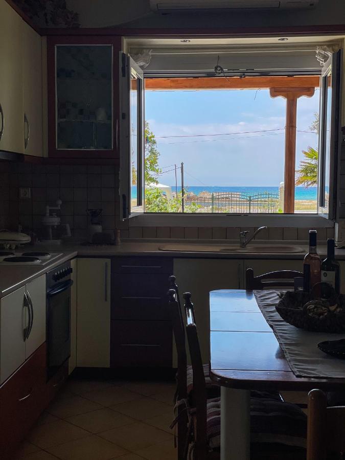 Casa Lia-Beach Front Villa Nea Kallikrateia Dış mekan fotoğraf