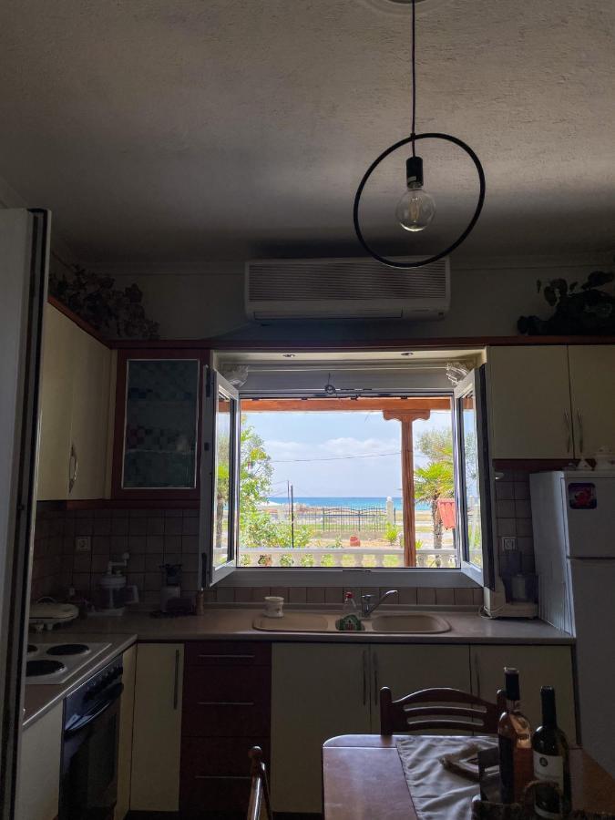 Casa Lia-Beach Front Villa Nea Kallikrateia Dış mekan fotoğraf