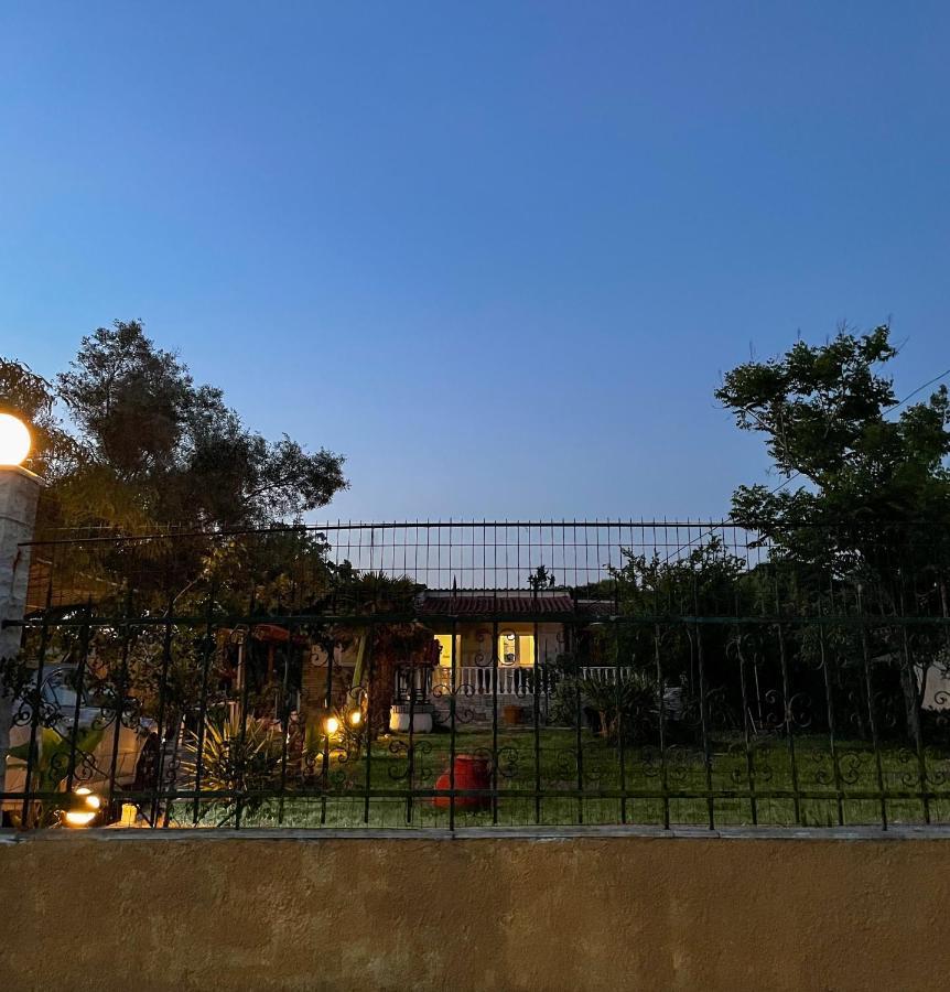 Casa Lia-Beach Front Villa Nea Kallikrateia Dış mekan fotoğraf