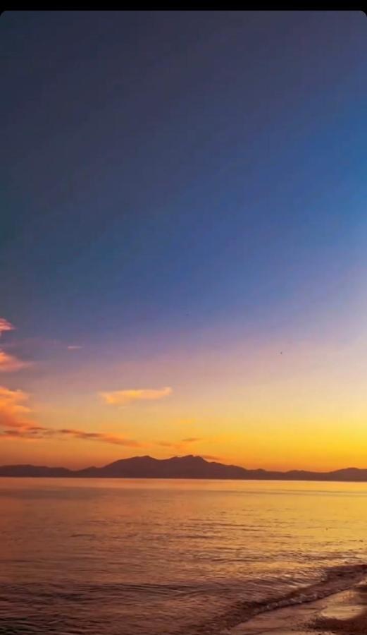 Casa Lia-Beach Front Villa Nea Kallikrateia Dış mekan fotoğraf